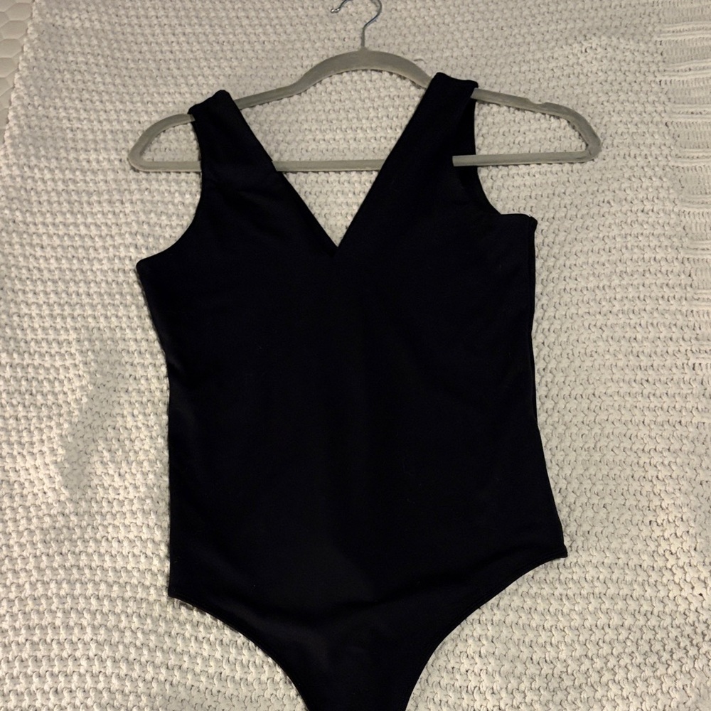 Abercrombie & Fitch Black V-Neck Sleeveless Bodysuit